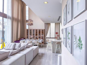 Sukhumvit-Thonglor Luxury Pool Club Villa 5 Mins to BTS 素坤逸-通罗 隐湖会所 豪华泳池别墅 5分钟到达地铁